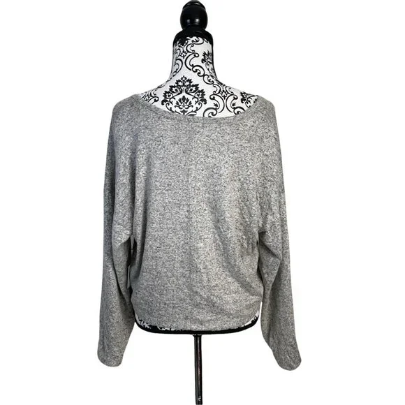 LA LA LAND CREATIVE CO | Women's Oatmeal Marled V-neck Top Medium - Picture 5 of 7